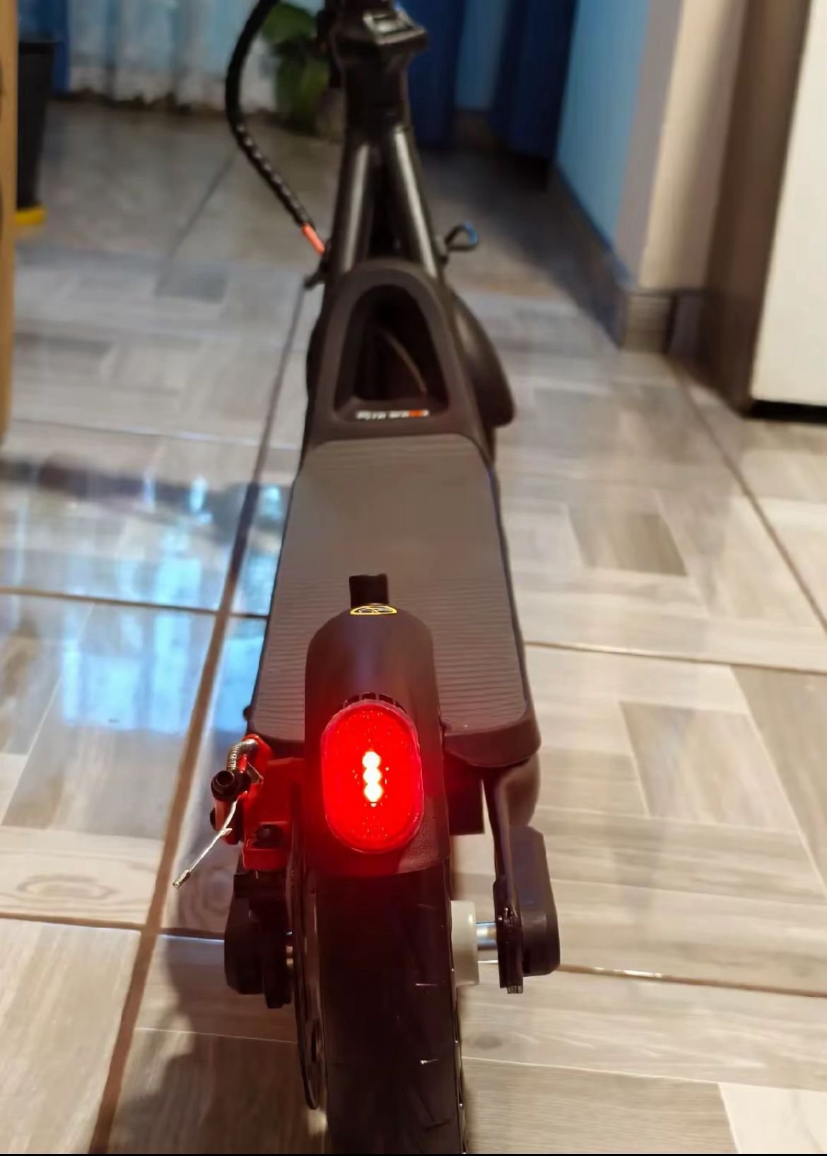5TH WHEEL V20 Plus Electric Scooter - Image 9