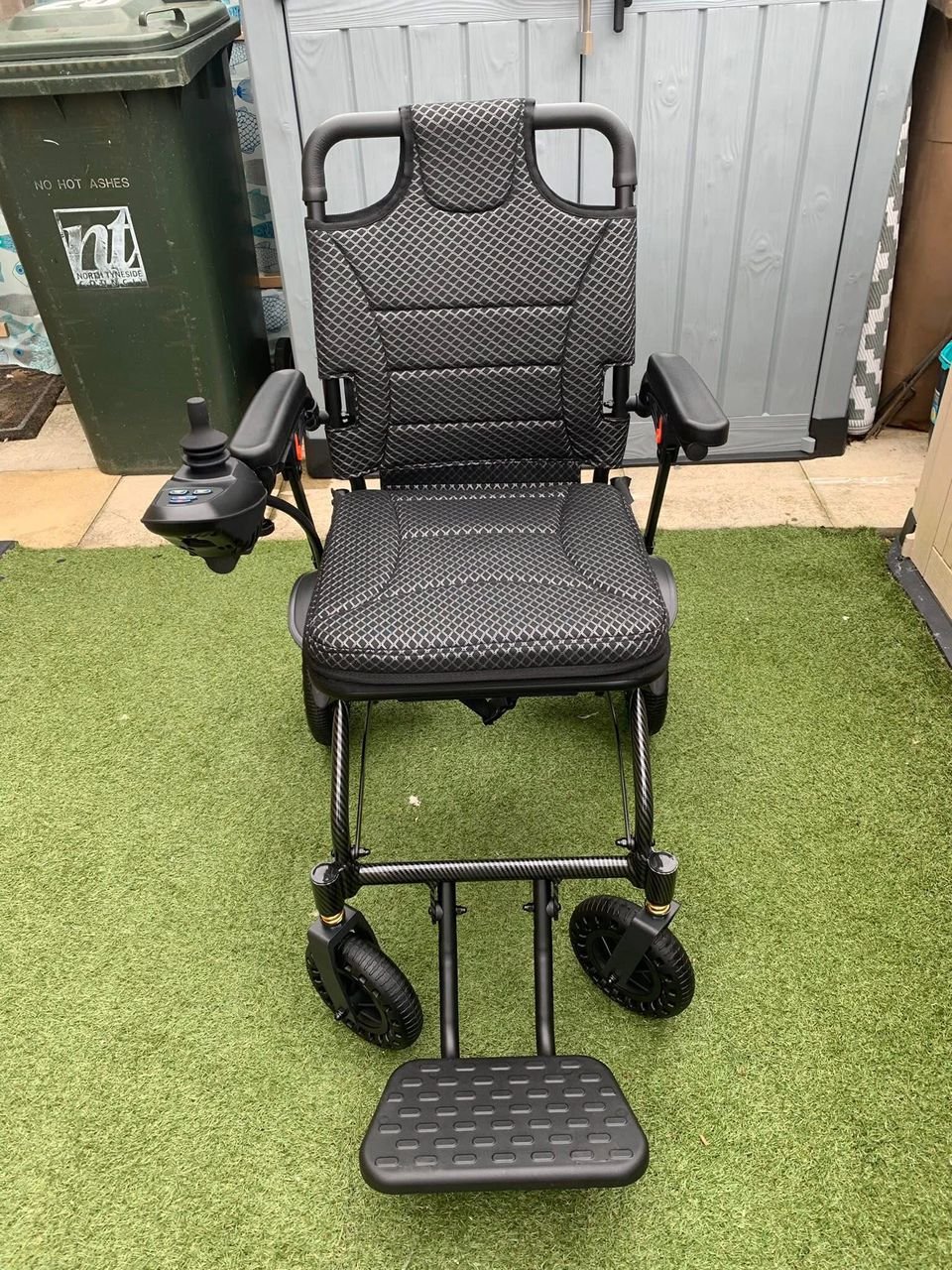 Foldable electric wheelchair - Image 5